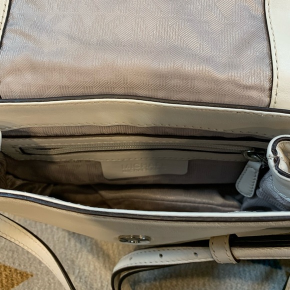 MICHAEL Michael Kors Isabel Leather Crossbody - Picture 12 of 12